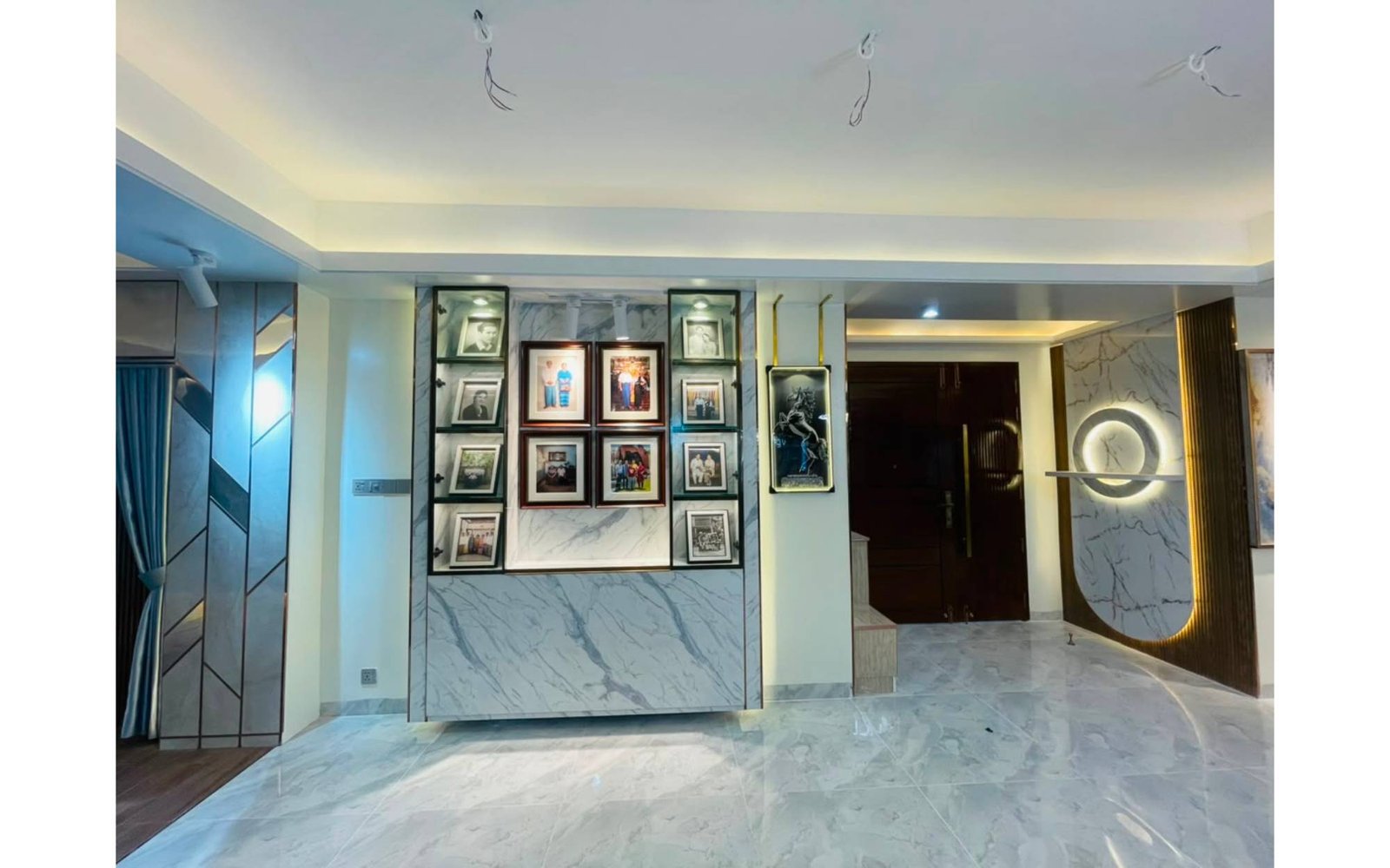 RESIDENCE  INTERIOR — gallery image 33