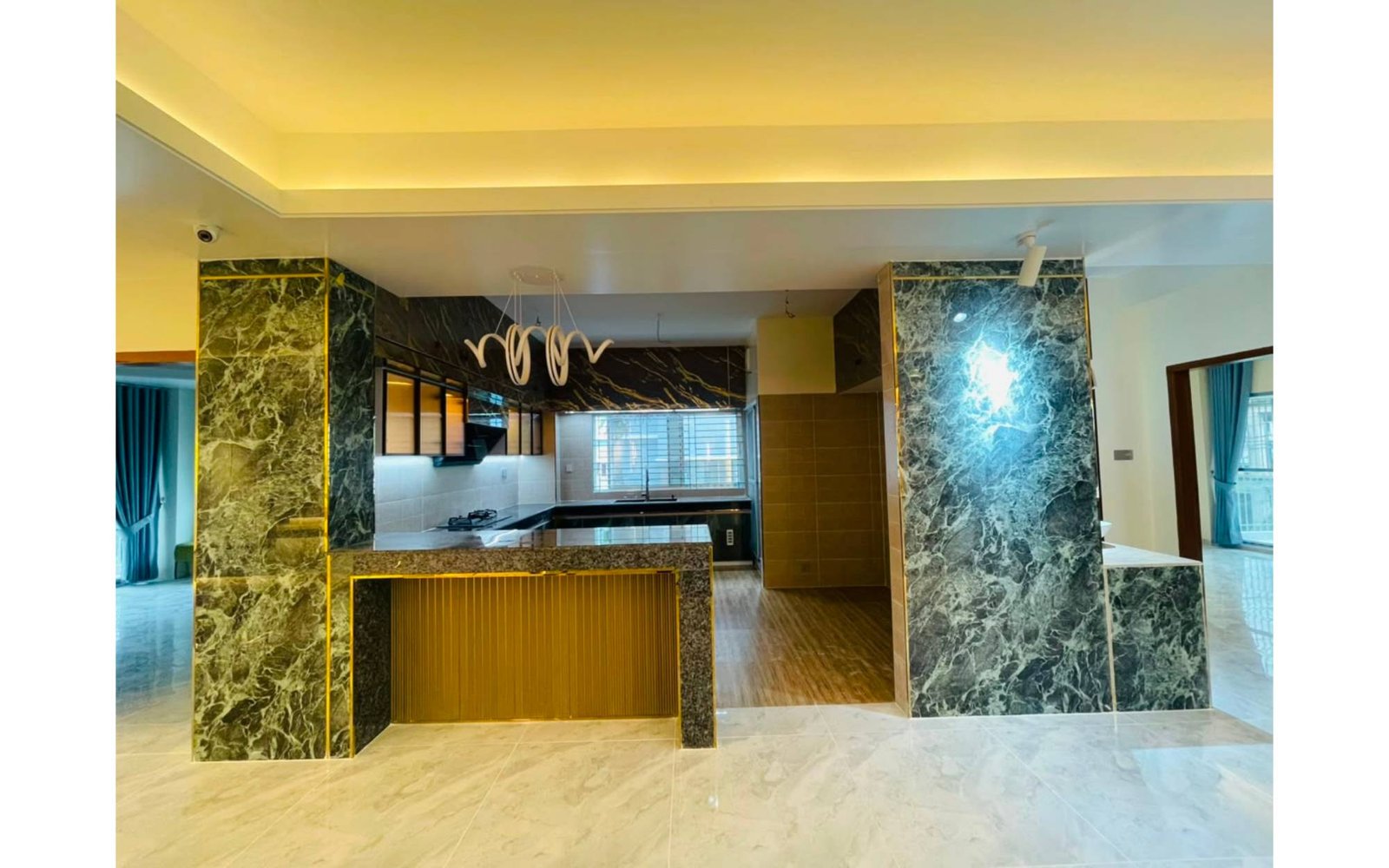 RESIDENCE  INTERIOR — gallery image 37