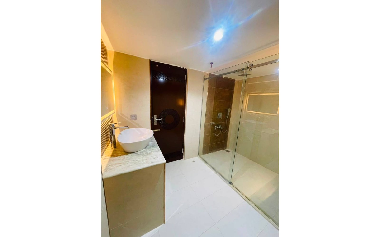 RESIDENCE  INTERIOR — gallery image 24