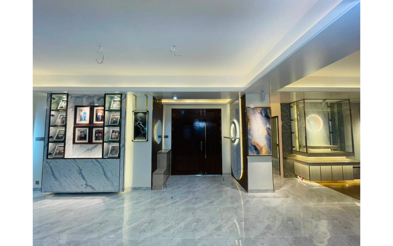 RESIDENCE  INTERIOR — gallery image 36
