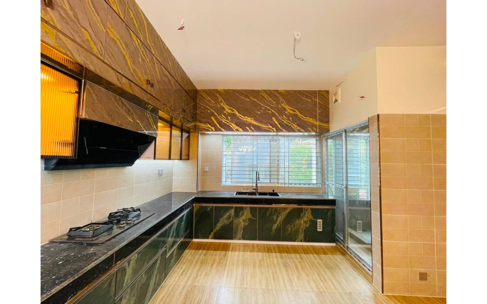 RESIDENCE  INTERIOR — gallery image 41